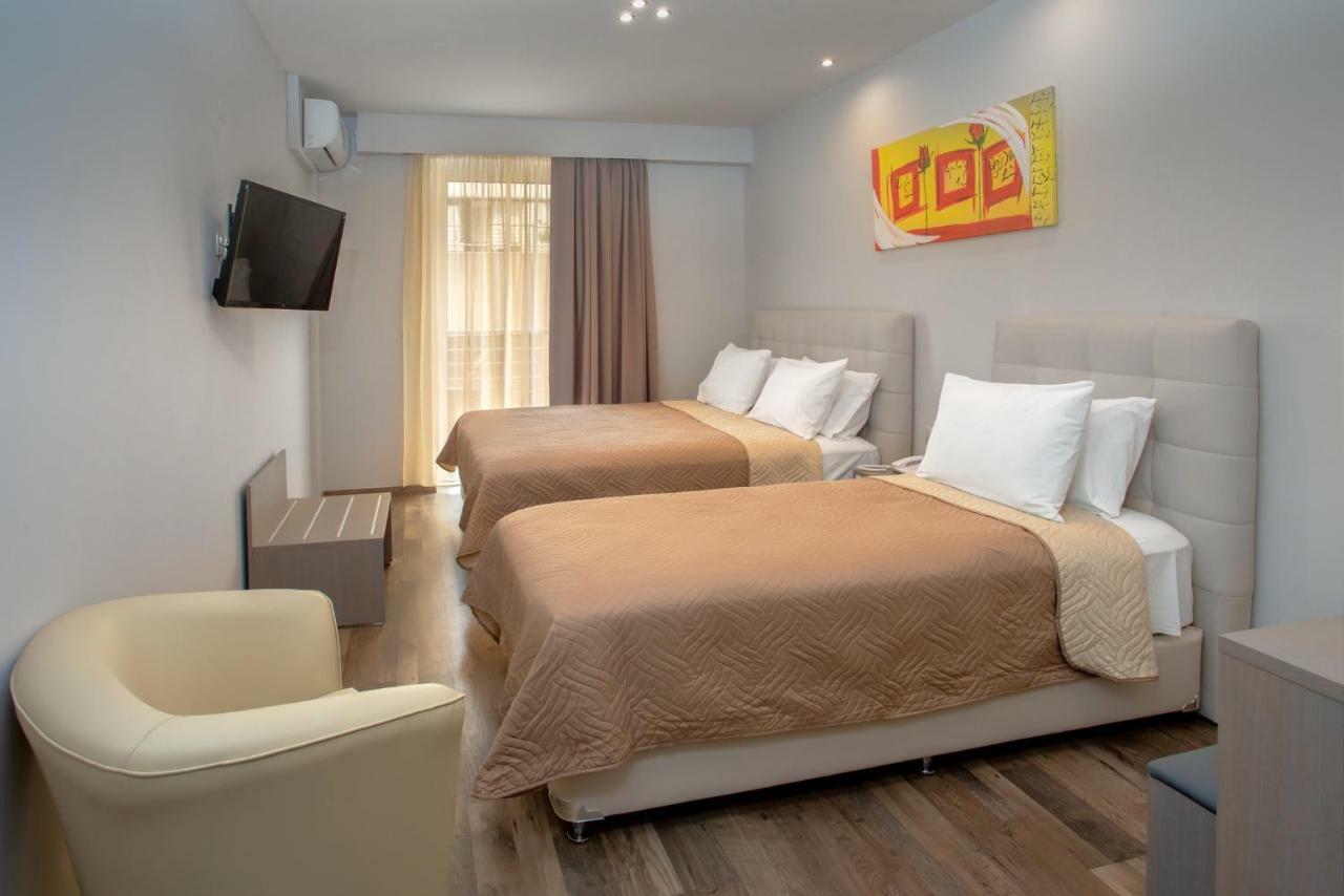 Irini Hotel 3*